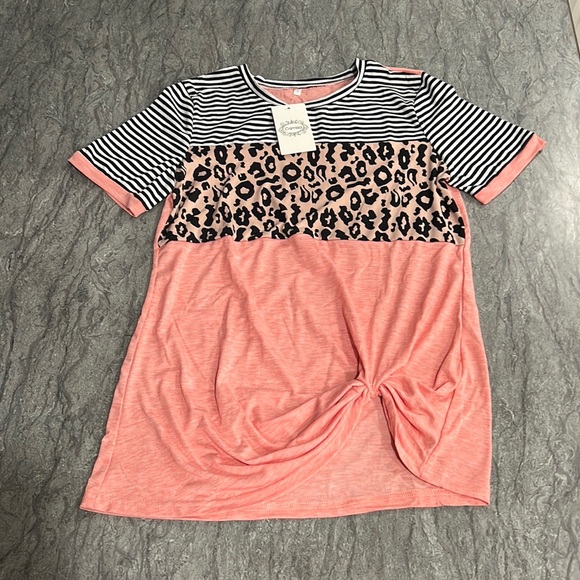 Leopard Colour Block Tee - Picture 3 of 3